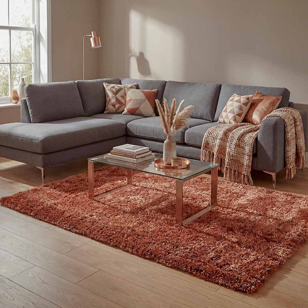 Sfeerbeeld van het vloerkleed BRAVON in de kleur Koper, gemaakt van Polyester.