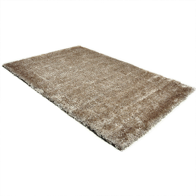 Diagonaal aanzicht van het vloerkleed BRAVON in de kleur Beige, gemaakt van Polyester.