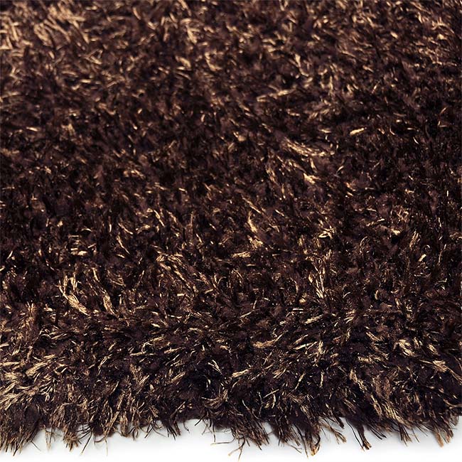 Zijkant detail aanzicht van het vloerkleed BRAVON in de kleur Bruin, gemaakt van Polyester.