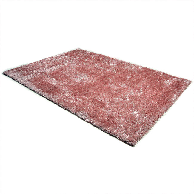 Diagonaal aanzicht van het vloerkleed BRAVON in de kleur Roze, gemaakt van Polyester.