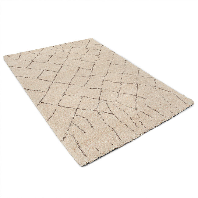 Diagonaal aanzicht van het vloerkleed DORVIK in de kleuren Creme / Beige, gemaakt van Polyester.