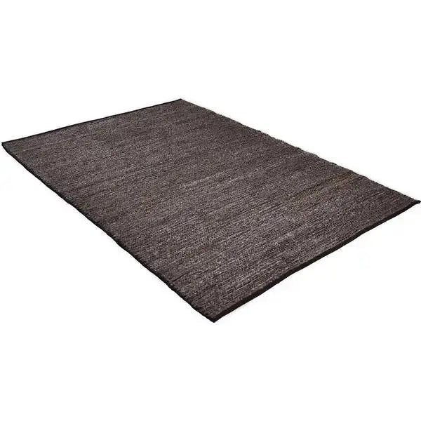 Diagonaal aanzicht van het vloerkleed LARETH in de kleur Bruin, gemaakt van Wol mix.