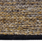 Zijkant detail aanzicht van het vloerkleed LARETH in de kleuren Mosterd / Oranje, gemaakt van Wol mix.