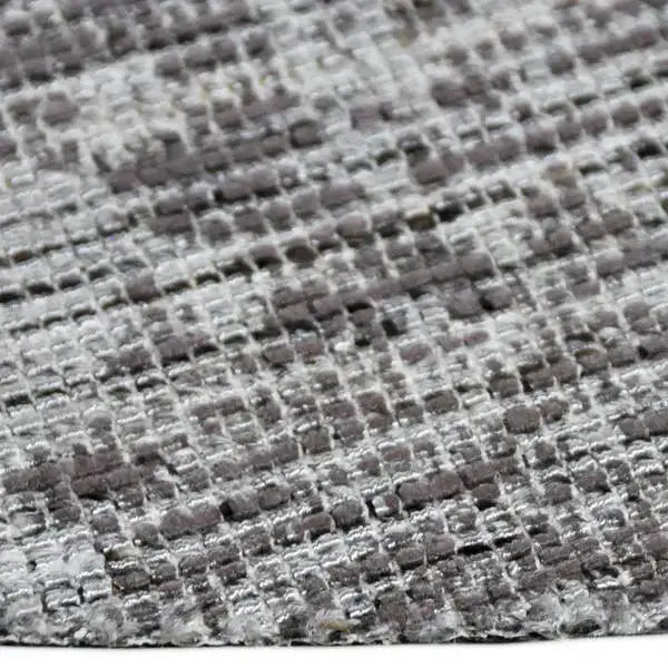Zijkant detail aanzicht van het vloerkleed MAREK Rond in de kleur Taupe, gemaakt van Polyester en Nylon mix.