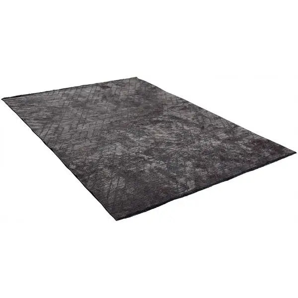 Diagonaal aanzicht van het vloerkleed TALVOR in de kleur Grijs, gemaakt van Wol mix.
