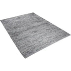 Diagonaal aanzicht van het vloerkleed ZAVEN in de kleuren Taupe / Grijs, gemaakt van Wol mix.